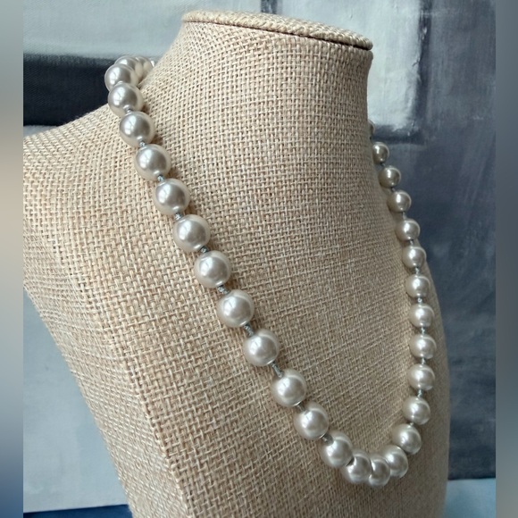 Icing Silver Gray Glass Pearl Necklace | Knotted 16" Strand | Adjustable - Picture 2 of 9